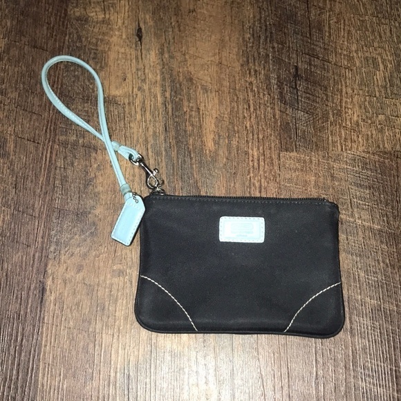 🔥$SALE$🔥 Coach Wristlet - Picture 1 of 7